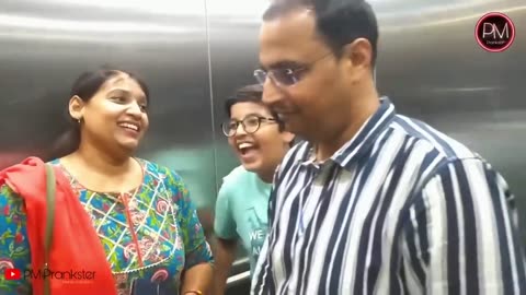 Lift prank.... 🤣🤣🤣🤣