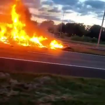 Unyielding Dutch Farmers Turn up the Heat: Block Highway A50 Between Apeldoorn and Arnhem