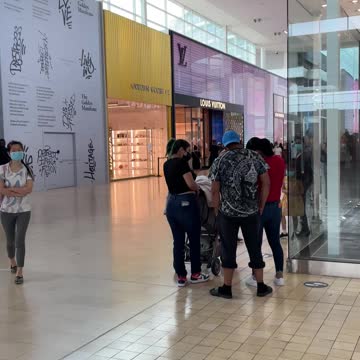 Yorkdale’s Disney Store Is Closing & Its Massive Line Is Not The Happiest Place On Earth