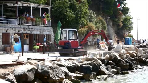 SPLIT: Ministarstvo srušilo terasu kafića na plaži Firule