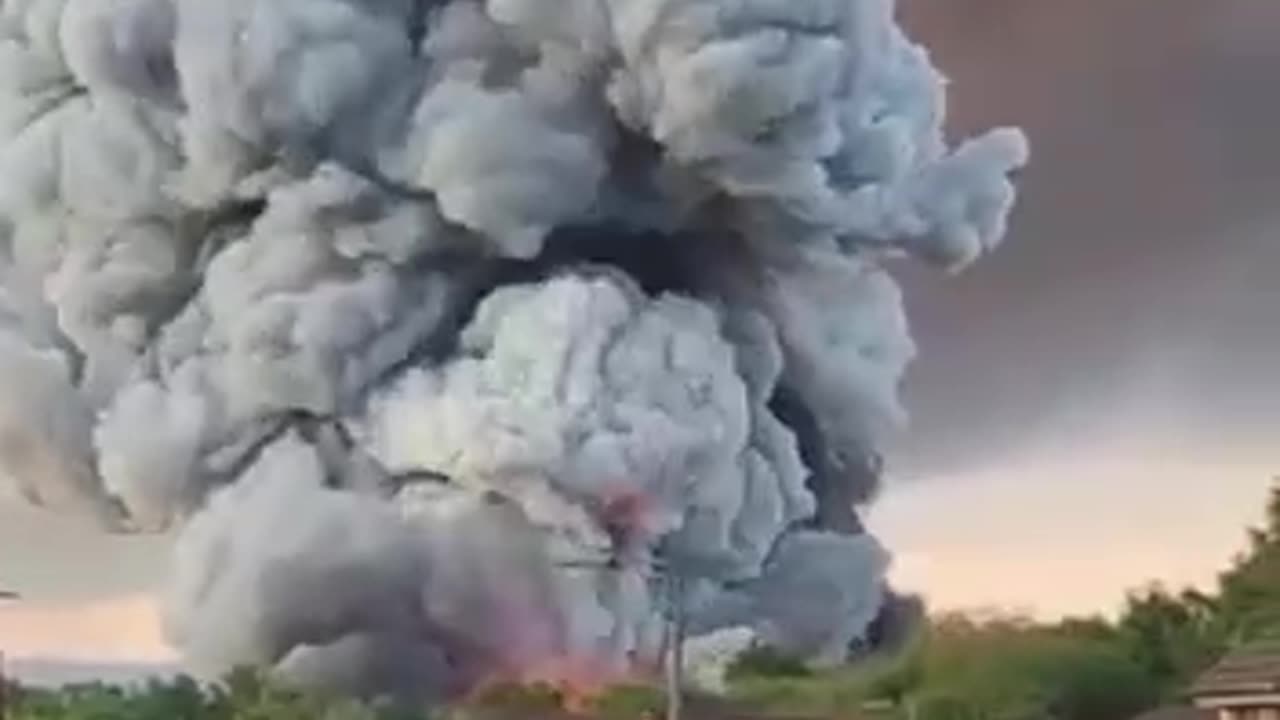 Huge explosions heard, massive fire breaks out at an industrial estate in Linwood, Scotland