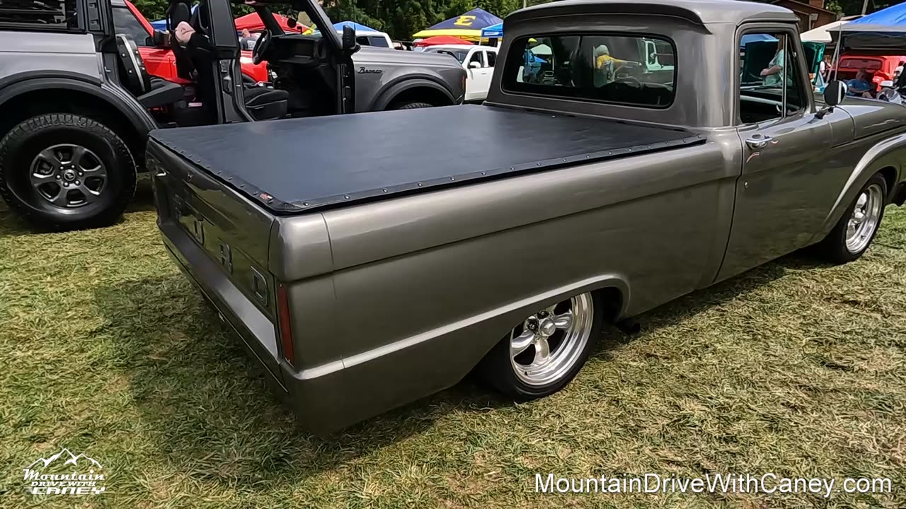 1961 Ford F100 Pickup Truck