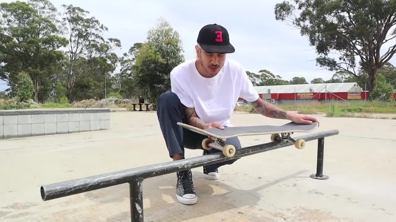 LEARNING HOW TO SKATE RAILS