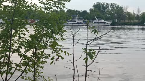 surf-kayak-beautiful -canal lachine/sport