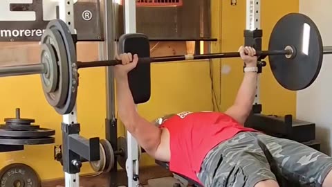BENCH PRESS 3- 225x5r🎥 FRIDAY OCT 6-