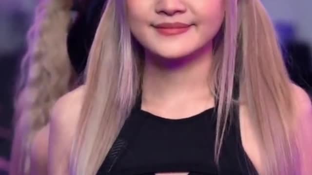 "XO Team" TikTok "What is your mood today ?" ๐๐ป #xoteam #tiktok #kikakim #viral
