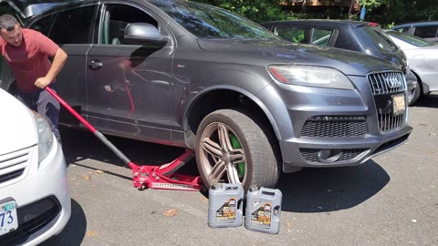 Audi Q7 3 0 TDI Oil Change