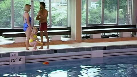 Mr Bean's funny moments at the pool