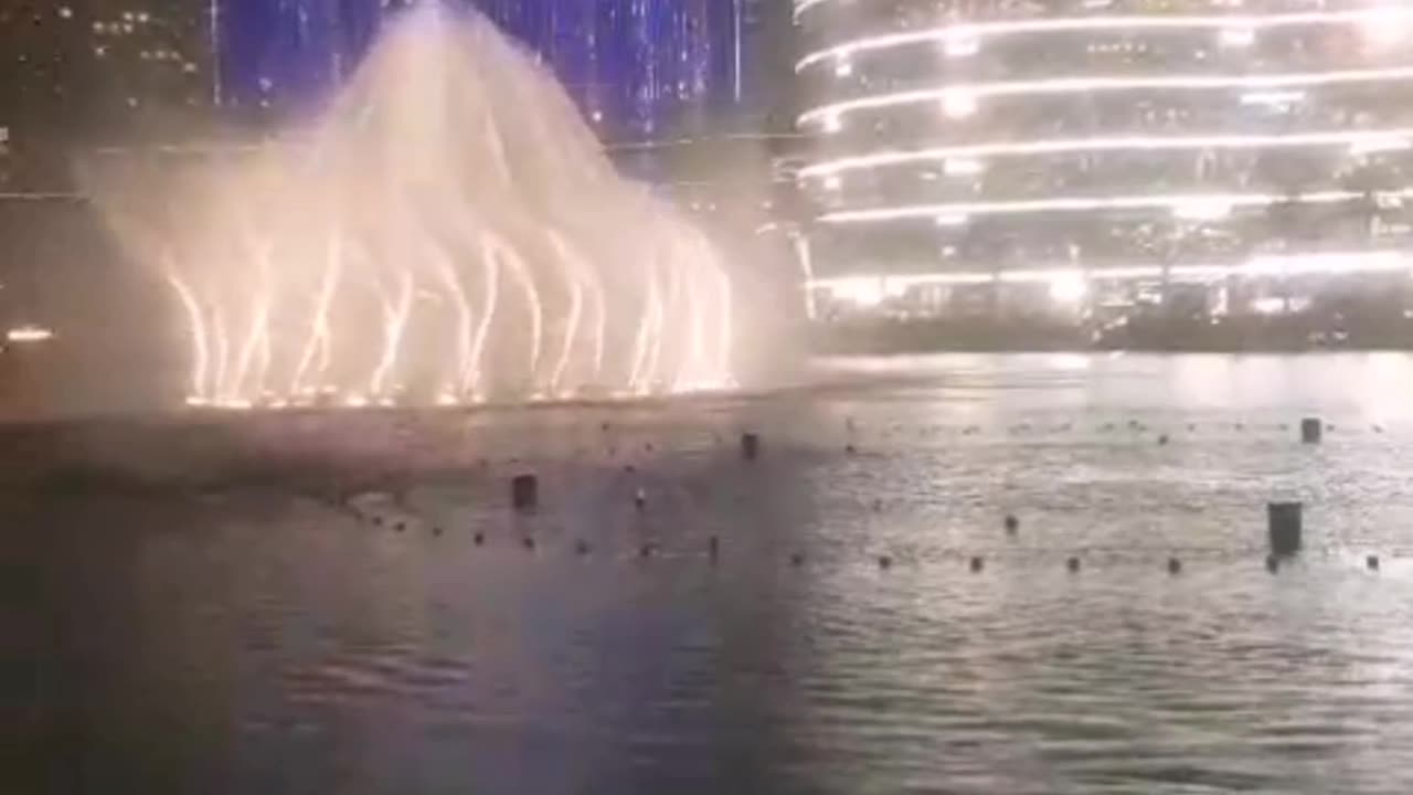 Dubai Dancing Fountain