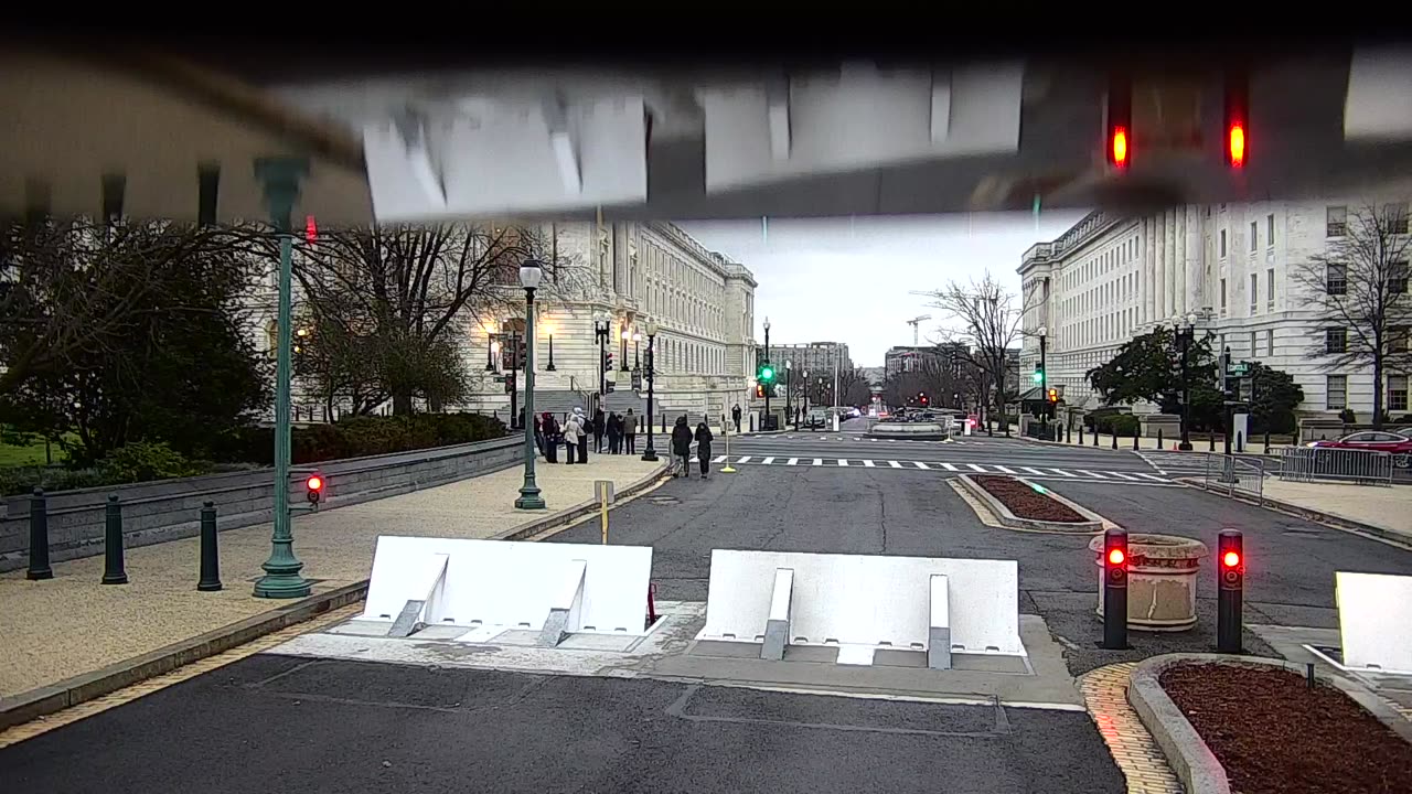 0672USCG00K25SouthBarricadeInbound_2021-01-05_16h04min27s577ms.mp4