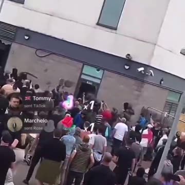 Paid Far-Right Rioters Smashing Up Holiday Inn Hotel In Rotherham Where Govt's Housing Illegals