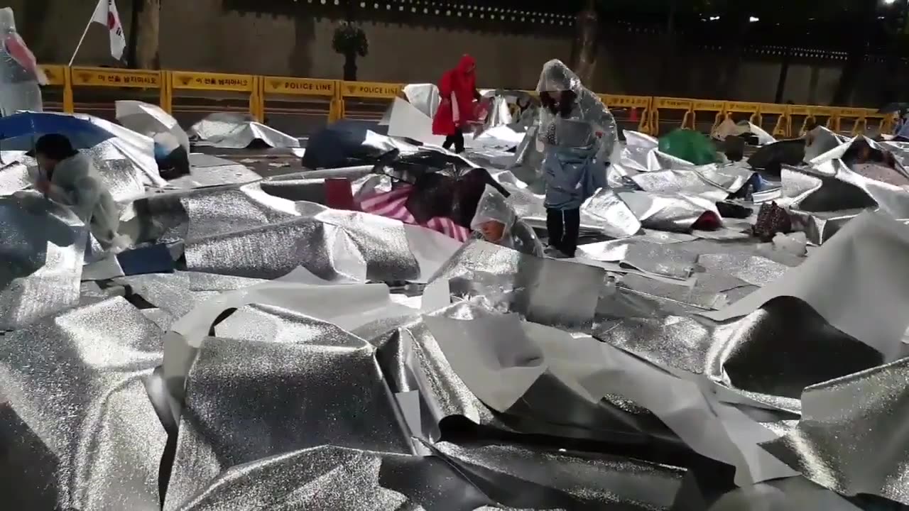 20191014_V3_S04(dlsITYqJlvU)2019년 10월7일 새벽 3시 18분 청와대 앞 아스팔트