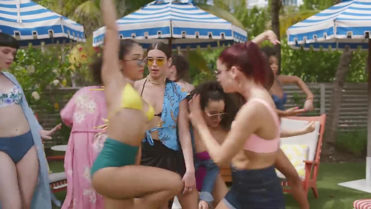 Dua Lipa - New Rules (Official Music Video)