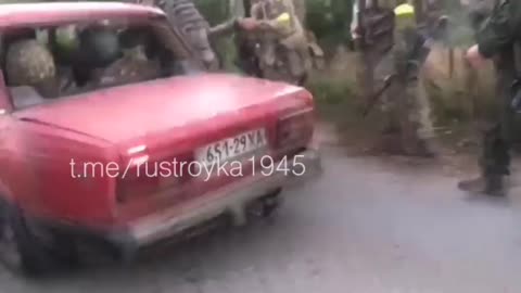 Ukrajinští nacisté prchají před postupující ruskou armádou u Lisičansku