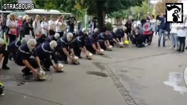 France: Firefighters remove their helmets to protest mandatory vaccinations...