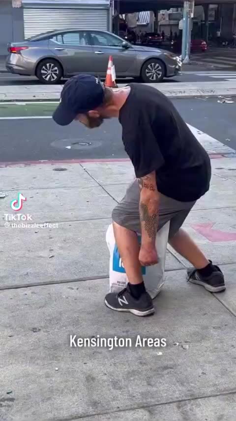 ON THE STREETS OF PHILADELPHIA🚯🆘⛺️THE DARKER SIDES OF PHILADELPHIA🃏🧟‍♀️🐚💫