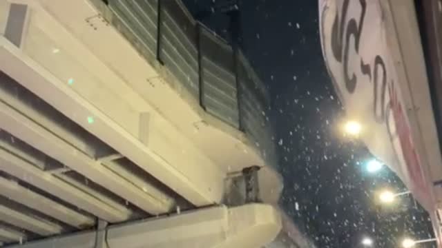 snowing Seoul