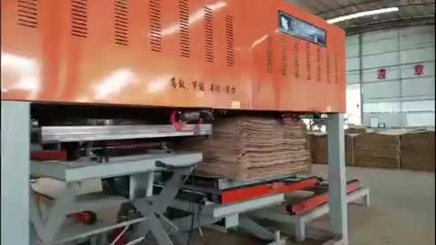 Plywood machine core veneer