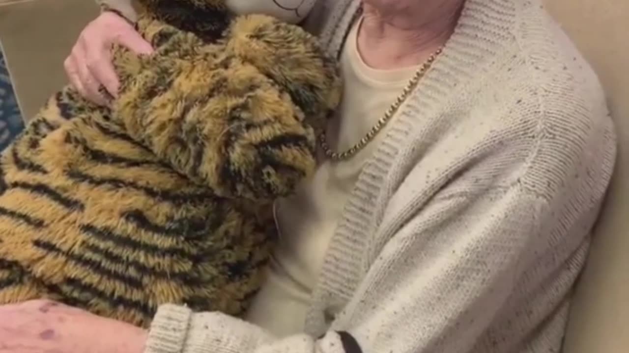 97-Year-Old Grandma with Dementia Reacts to Gifted Stuffed Animal