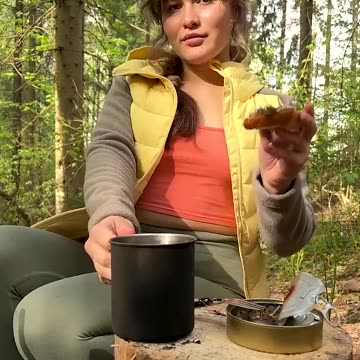 The GiRL survives on the island #camping #survival #bushcraft #outdoors #coffee