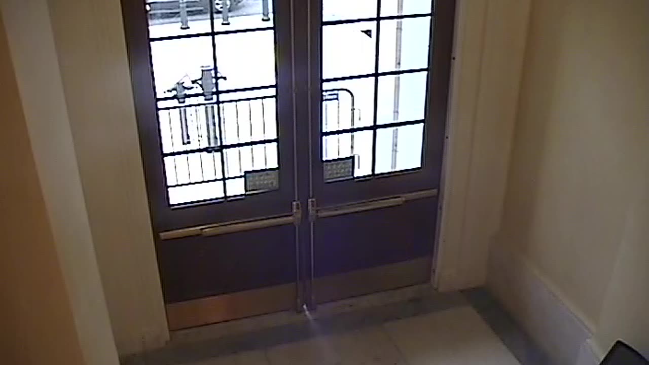 3443CHOB02CH12NRotundaExit_2021-01-06_15h40min01s180ms.mp4