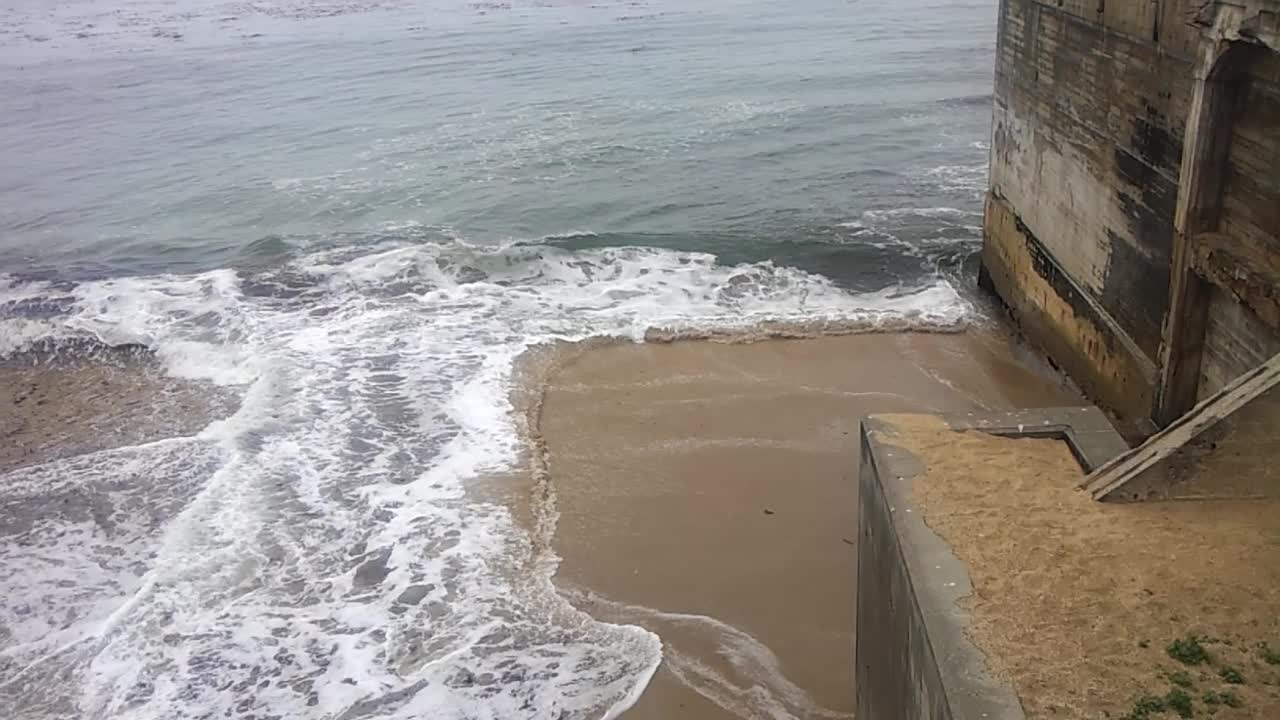 Cannery Row Waves