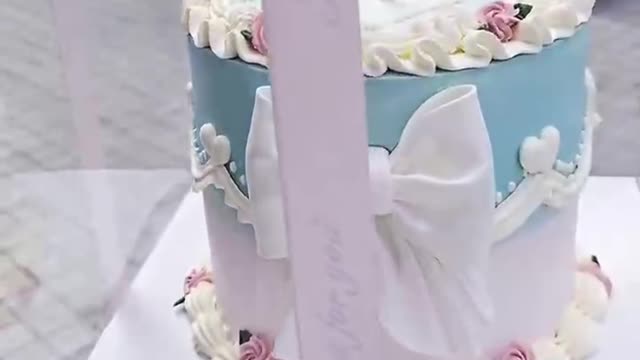 beautiful bow cake