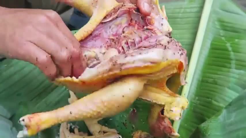 FOOD VIET NAM Grilled chicken leaves
