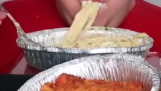 I WILL NEVER STOP GAINING WEIGHT FETTUCCINE ALFREDO MUKBANG‼️