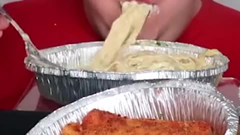 I WILL NEVER STOP GAINING WEIGHT FETTUCCINE ALFREDO MUKBANG‼️