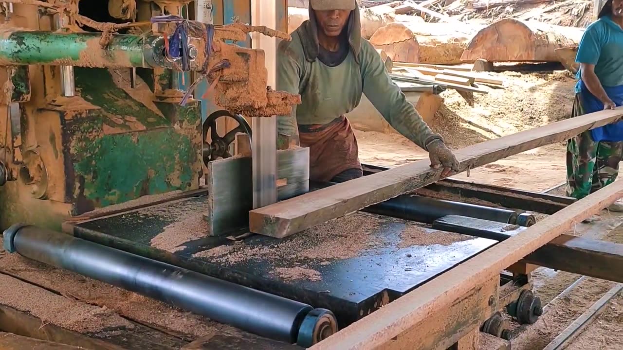 Red Meranti Sawmills Make Boards, Beams#Sawmill