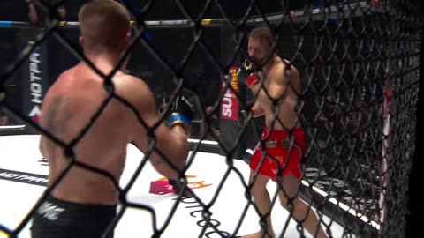 FAME MMA FREE FIGHT Crusher vs Ferrari (FAME 18)