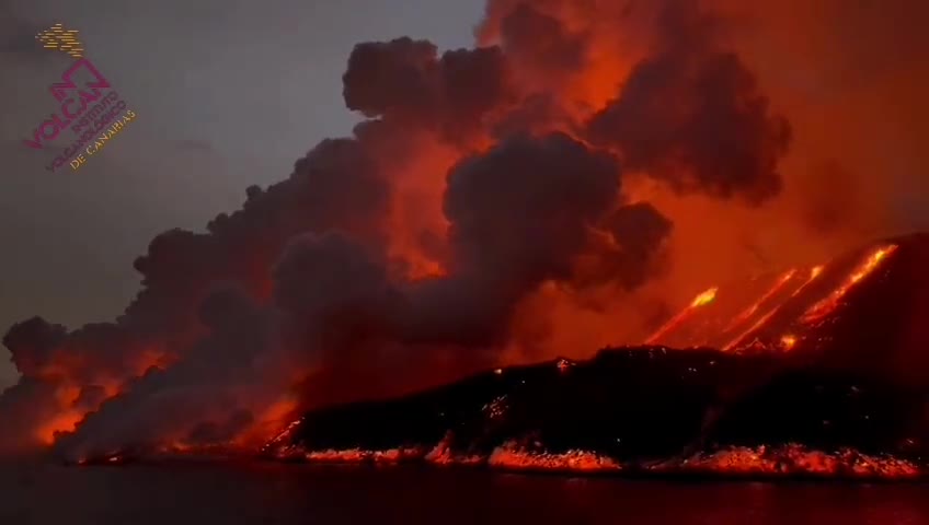 Footage of the new lava delta at 6.45 pm Canary Island Spain