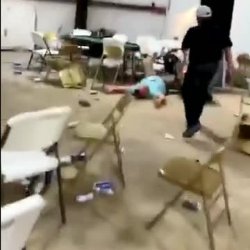 thought he was going to fly kkkkkkkk