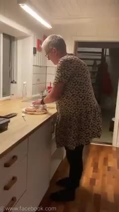 Dansk Kvinde med Multiple Tremor efter m_RNA