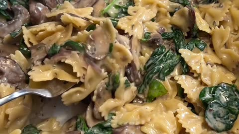 Creamy Garlic Mushroom Pasta 𝐅𝐔𝐋𝐋 𝐑𝐄𝐂𝐈𝐏𝐄