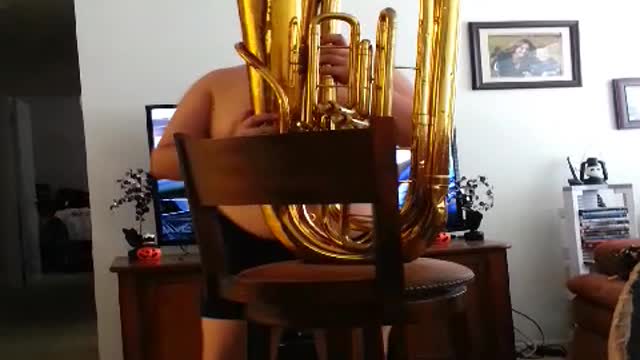 Tuba Kid Swivel-Chair Dances