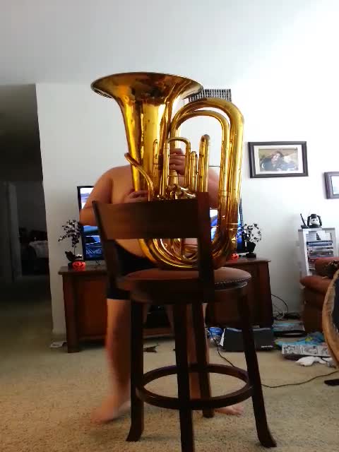 Tuba Kid Swivel-Chair Dances