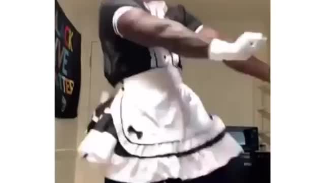 The funniest TikTok dance😂 Try not to laugh🤣🤣