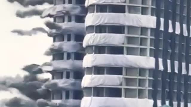 Watch real video noida twin tower demolition, Noida me twin tower ko Gira aaj #twintower #virol