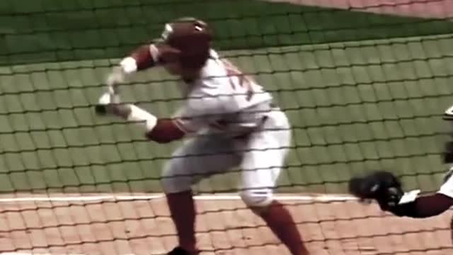 Not many catchers make this play 😳