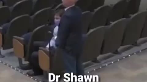 Dr. Shawn Brooks MD vaccination kills | Το εμβόλιο σκοτώνει