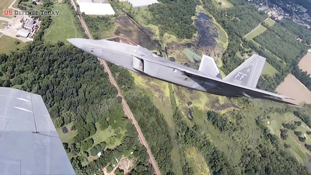 How Good is F-22 Raptor Jet Fighter in the Sky