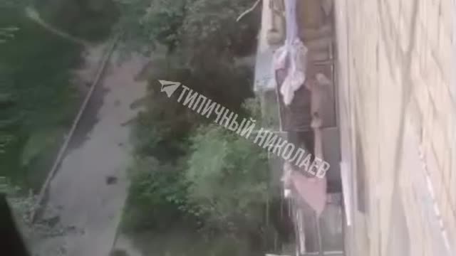 Ukrainian man climbs down window and falls to avoid draft to the military