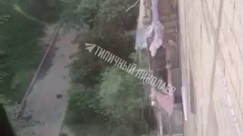 Ukrainian man climbs down window and falls to avoid draft to the military