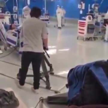 اسرائيل عملت تمثيلية على العالم .واستطاعوا السيطره.