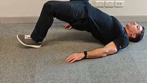 Single leg pelvic bridge