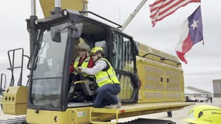 EXCLUSIVE: Texas Land Commissioner Installs Border Wall Panel For Jocelyn Nungaray