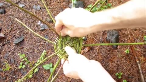 Quick and Easy Blackberry Bramble Basket - Crafts In Nature