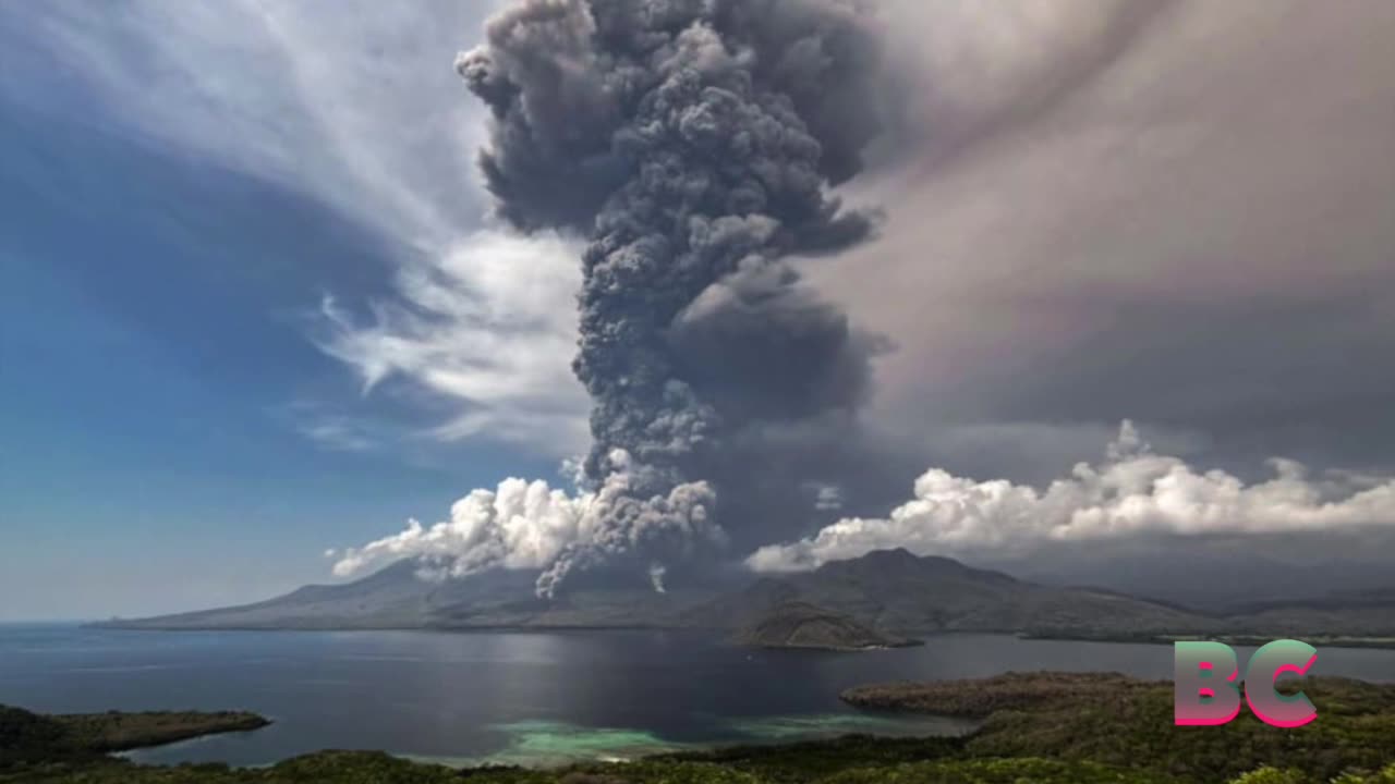 Flights to Bali canceled after erupting volcano unleashes ash clouds